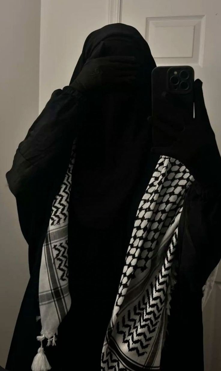 المؤلف