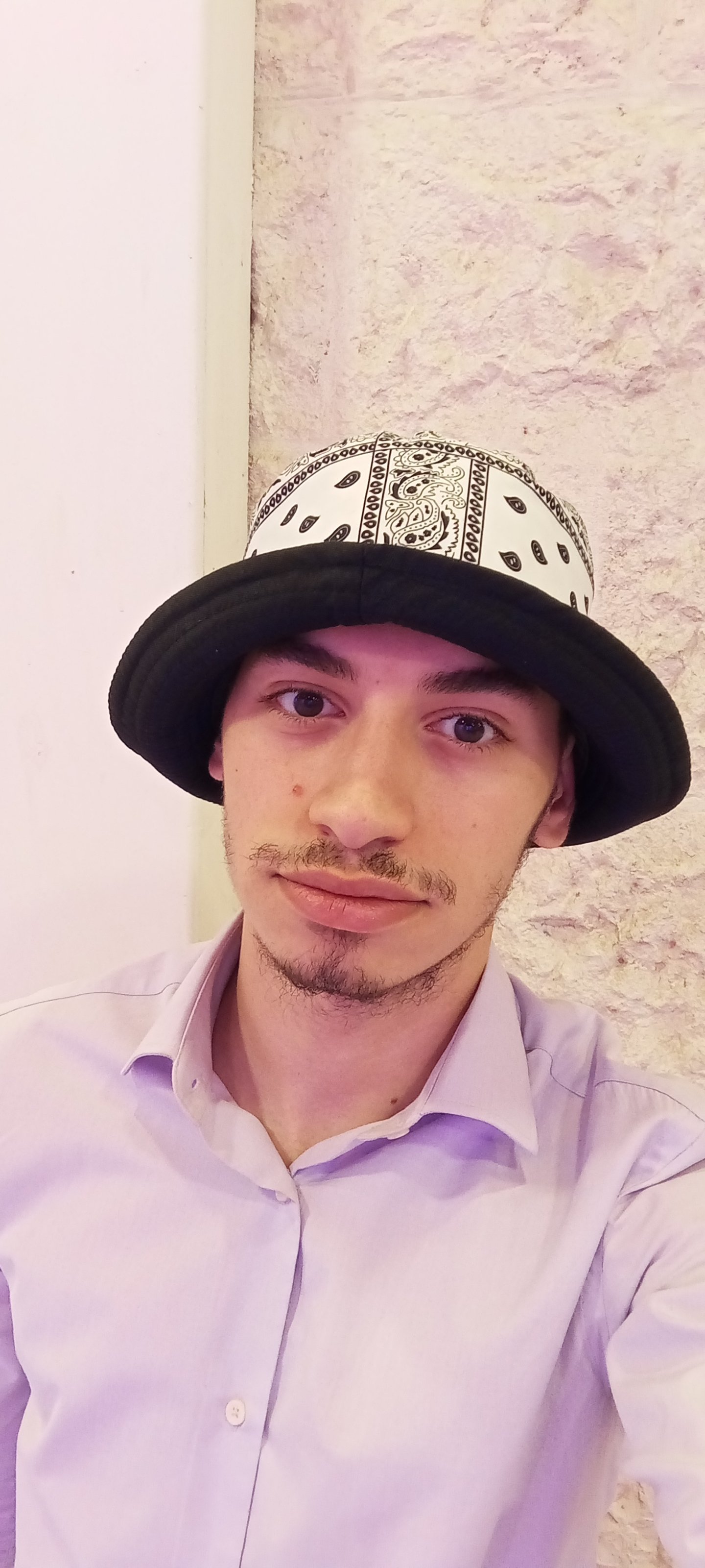 المؤلف